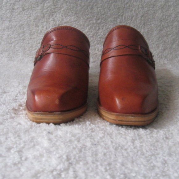 Fanfares Leather Wooden Heel Clogs - Picture 4 of 9